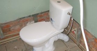 Установка приставного унитаза в Долгопрудном - монтаж и подключение, СантехДомДлг от 5142 рублей